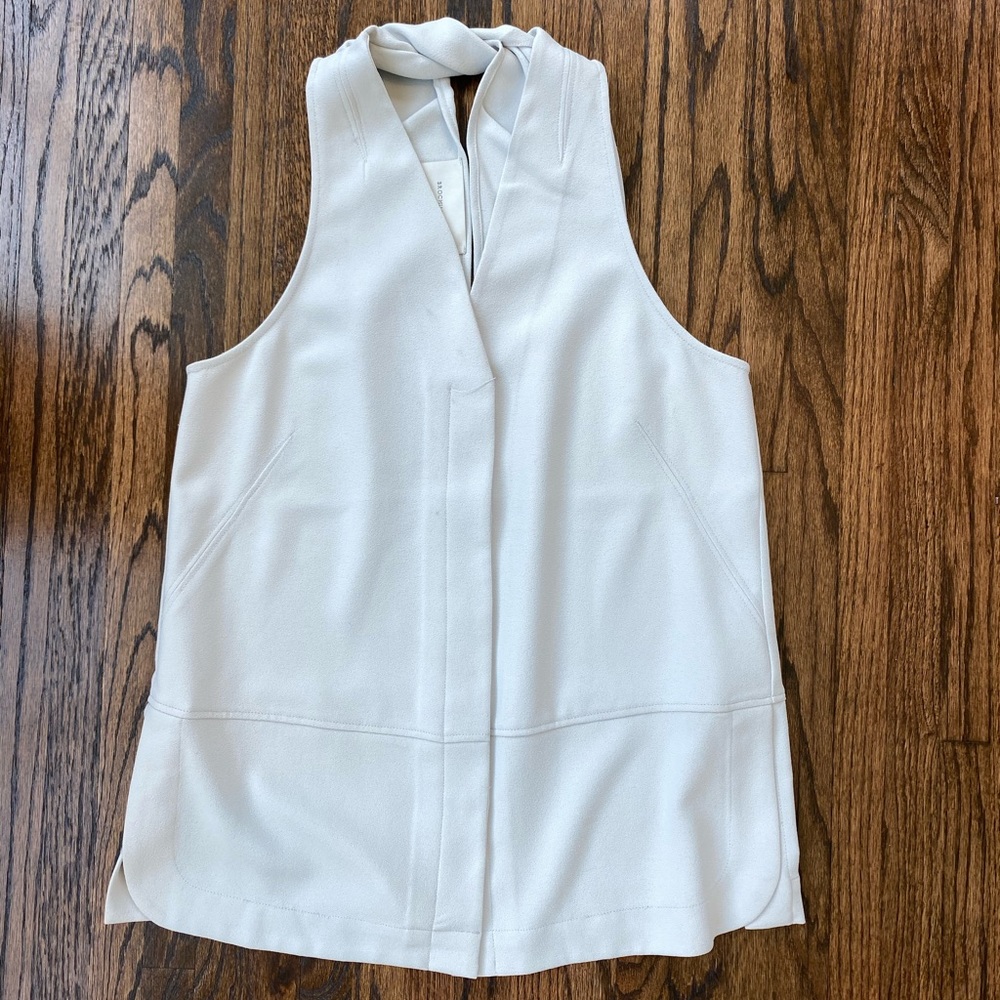 Brochu Walker size small top. Light grey